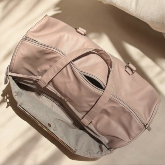 🎁BAG BEAUTY & BLING BUNDLE Atmosphere Weekender Bag fine’ry Gift Box Gold Choker - Picture 8 of 16